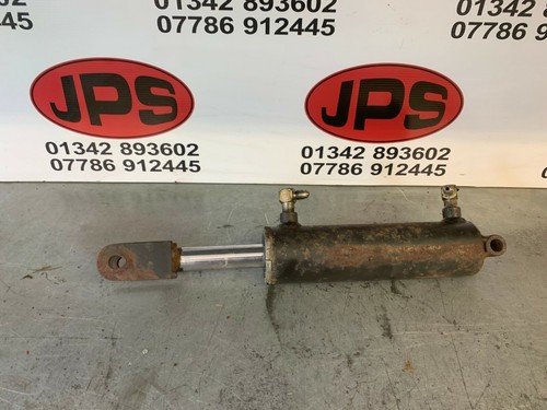 Hydraulic ram deck lift - x,