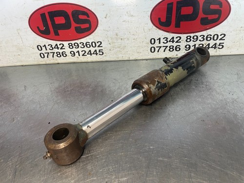 Hydraulic lift ram for - , centre